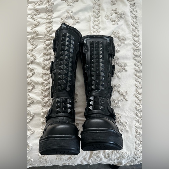 New rock black Italian leather Metallic studded boot - size 39 (US 8) worn once - Picture 8 of 16